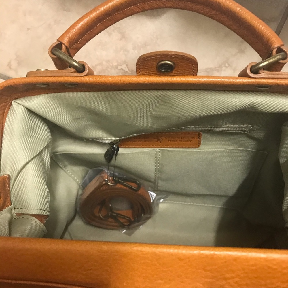 NEW PRATESI Italian Leather Doctors Bag - Picture 8 of 8